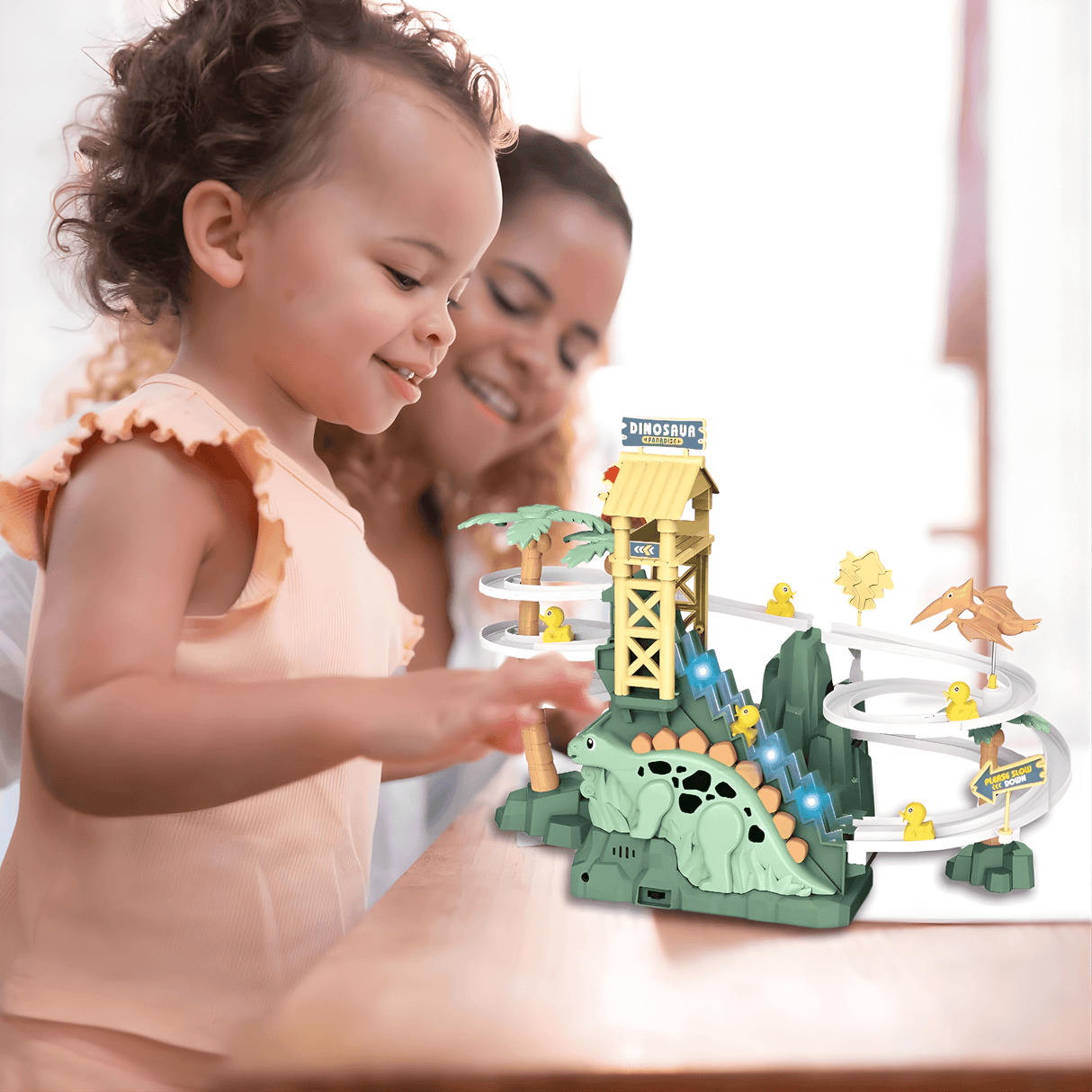 DinoTrack – Elektrisk Dubbelbanig Dinosaurie-rutschkana med Dynamiska Klättertrappor, Ljus & Musik för Barn