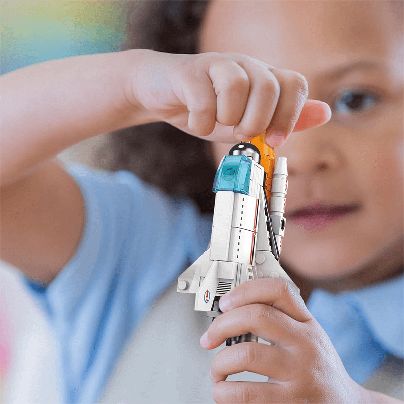 AstroPlay - Ruimteraket met astronautfiguur en lanceerplatform voor kinderen