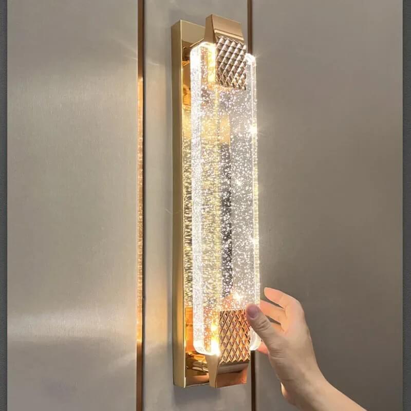 LuxeAngle - Wandlamp met Bubbel Kristal en Verguld Metaal | Elegante en Luxe Decoratieve Verlichting voor Slaapkamer & Woonkamer