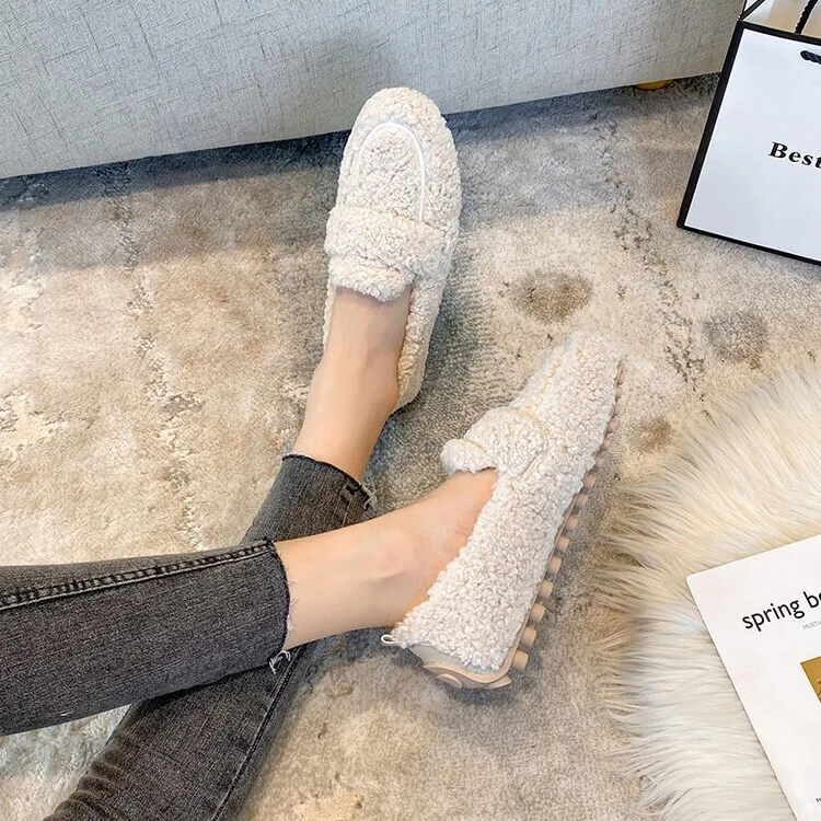 Luxe damesmocassins van pluche lamswol - antislip rubberen zool en ultiem comfort