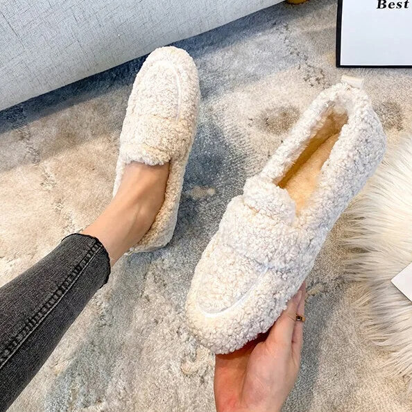 Luxe damesmocassins van pluche lamswol - antislip rubberen zool en ultiem comfort