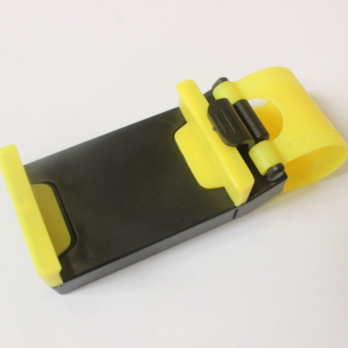 Universele houder voor mobiele telefoon aan het stuur