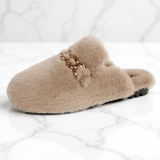TeddyFinesse – Eleganta Faux-Fur Mule Tofflor med Guldkedja & Plyschig Komfort för Inomhus och Lätt Utomhusbruk