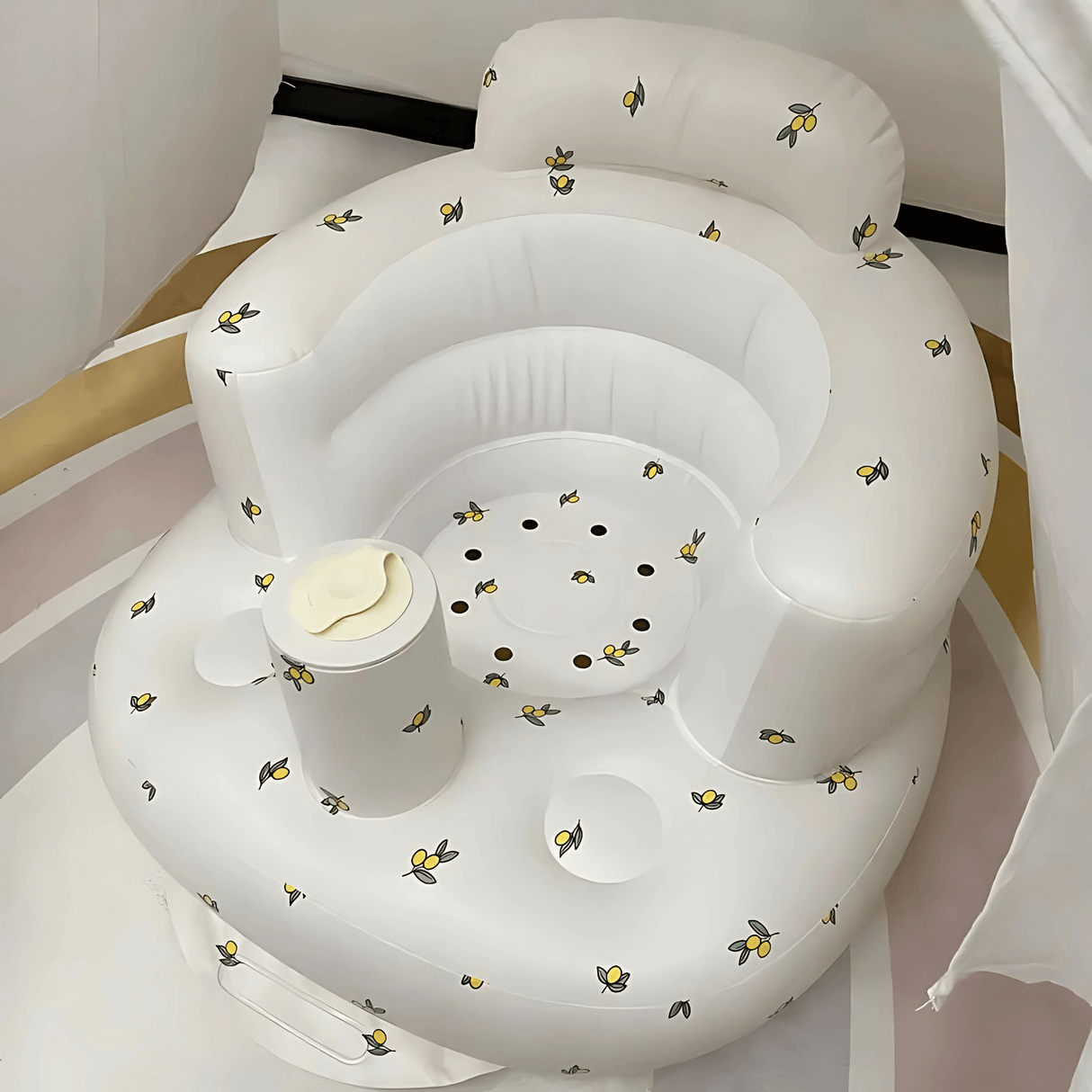 BabyNest – Uppblåsbar Babyfåtölj i PVC för Matning, Bad & Lek