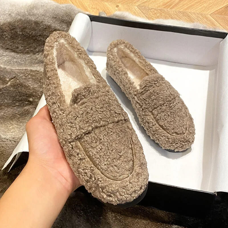 Luxe damesmocassins van pluche lamswol - antislip rubberen zool en ultiem comfort