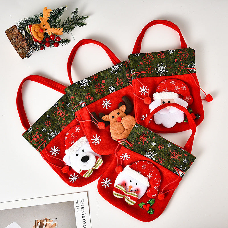 4x Gebreide kerstcadeauzakjes, 3D poppetjes, Kerstman, Sneeuwpop, Eland, IJsbeer